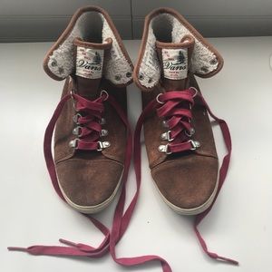 Fur lined boots